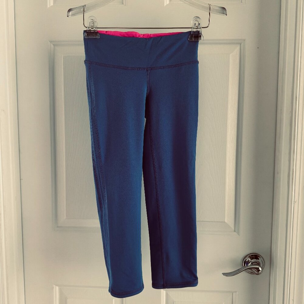 Lilly Pulitzer Luxletic Weekender Blue Leggings, Capri Length, Size XS
